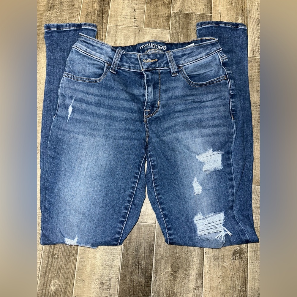 Maurices mid-rise ripped skinny jeans - size S short.